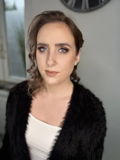 Justyna Gołdych Fryzjerstwo i Makijaż